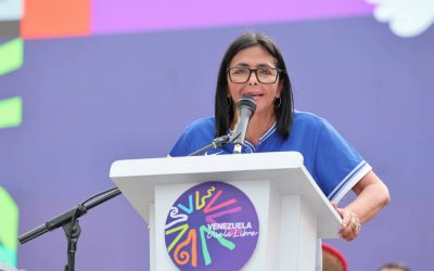 Delcy Rodríguez anuncia aumento del salario mínimo integral a 240$