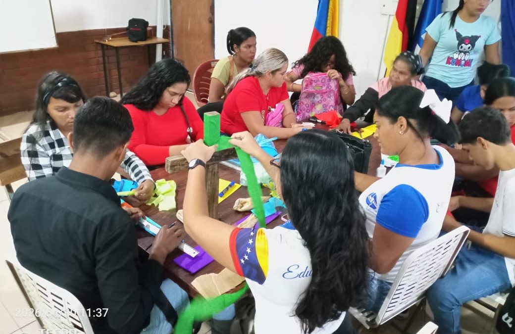 Miranda fortalece salvaguardia del Patrimonio Inmaterial con formación sobre la Cruz de Mayo en la UNESR  de Santa Teresa
