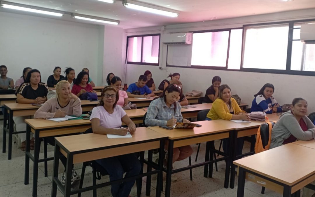 Gobernación de Miranda impulsa formación profesional de personal administrativo escolar en convenio con el Inces
