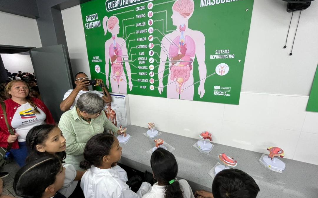 Miranda impulsa la educación científica en Sucre con la inauguración del Aula de Ciencias