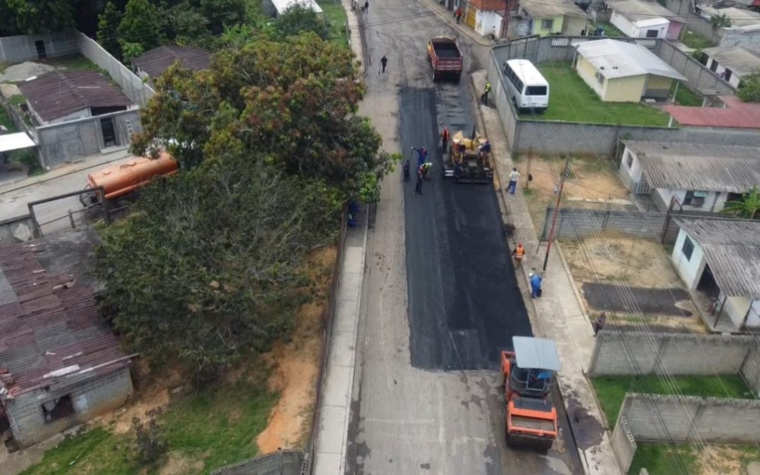 Más de 56 mil toneladas de asfalto recuperan la vialidad en Miranda durante 2026