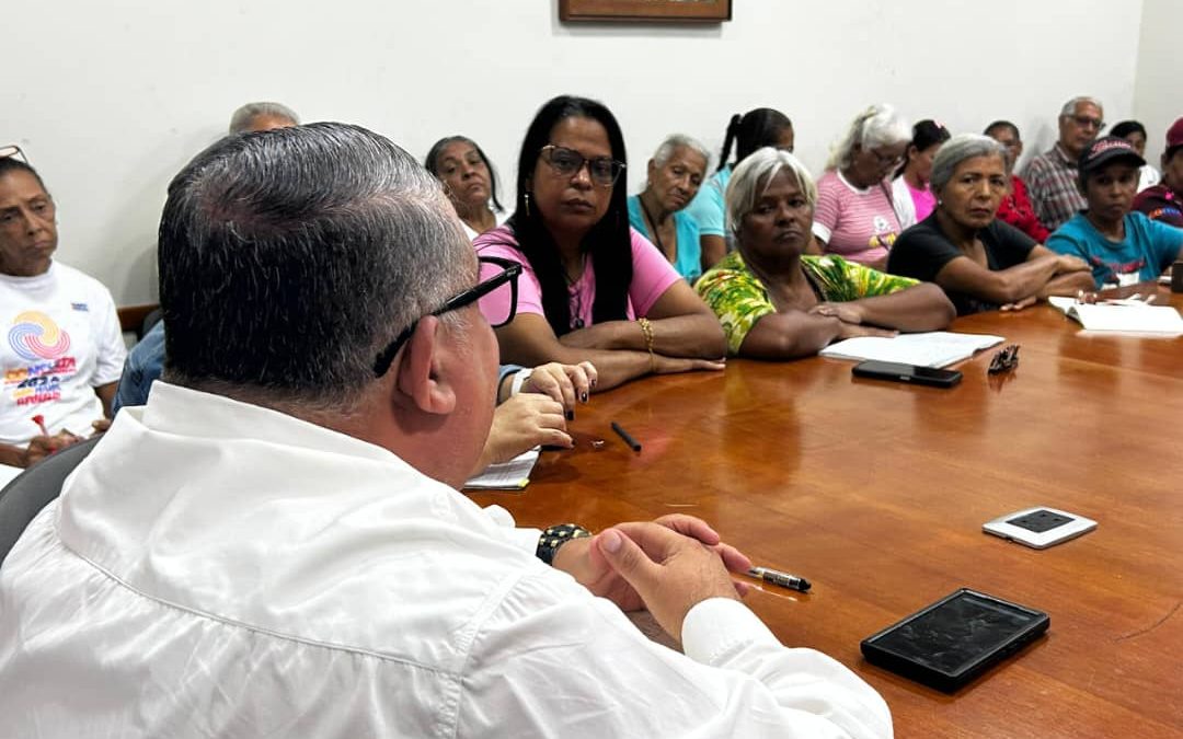 Gobernación de Miranda fortalece gobiernos comunales en Paz Castillo con dotación y seguimiento de proyectos