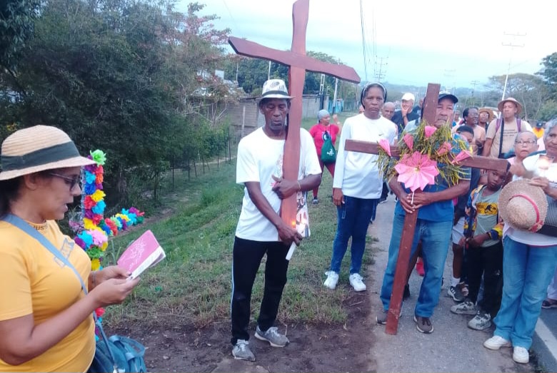 Miranda celebró por 93 años consecutivos Peregrinación de la Santísima Cruz al Cerro El Banqueo
