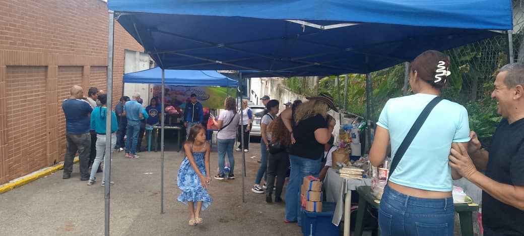 Miranda llevó la tradición de la Cruz de Mayo a jornada de atención social en Chacao