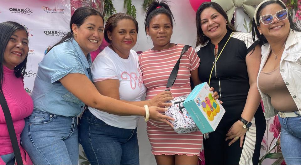 Homenajean a madres de Santa Lucía del Tuy
