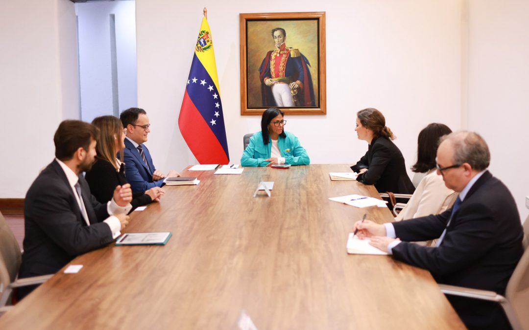 Presidenta (E) Delcy Rodríguez sostuvo un encuentro con una delegación del Banco Mundial