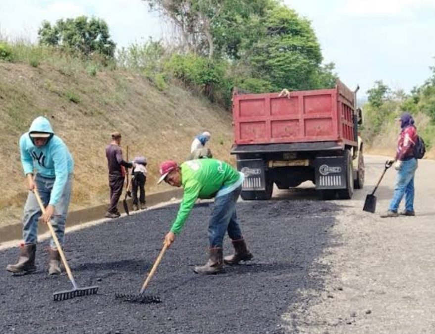 En Carrizal inició Plan de Bacheo