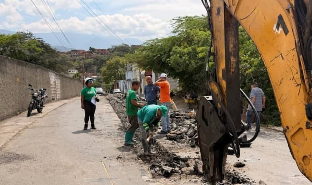 Alcaldía de Guarenas sustituye más de 180 metros de tuberías de aguas servidas en Las Clavellinas