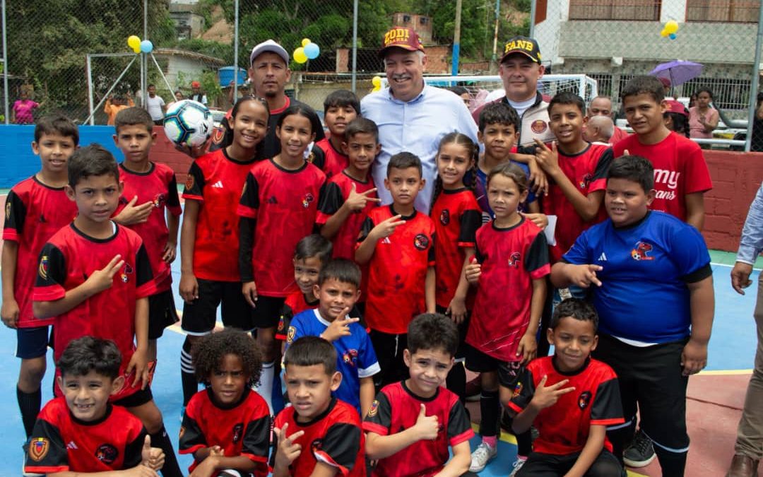 Miranda cuenta con un nuevo espacio deportivo gracias al Plan «Mi Cancha Bonita con la Juventud»