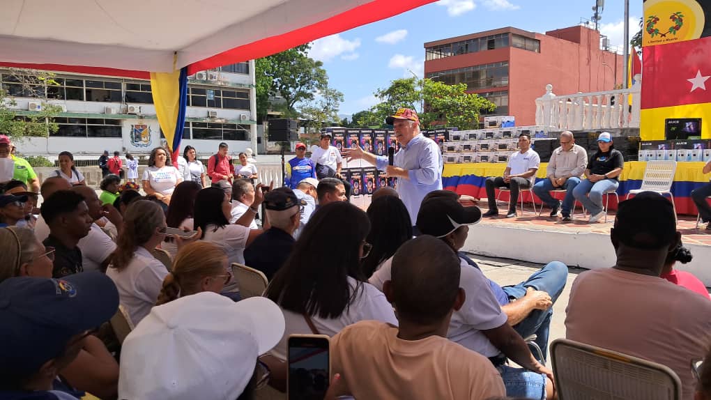 Comunas del municipio Zamora recibieron dotación tecnológica