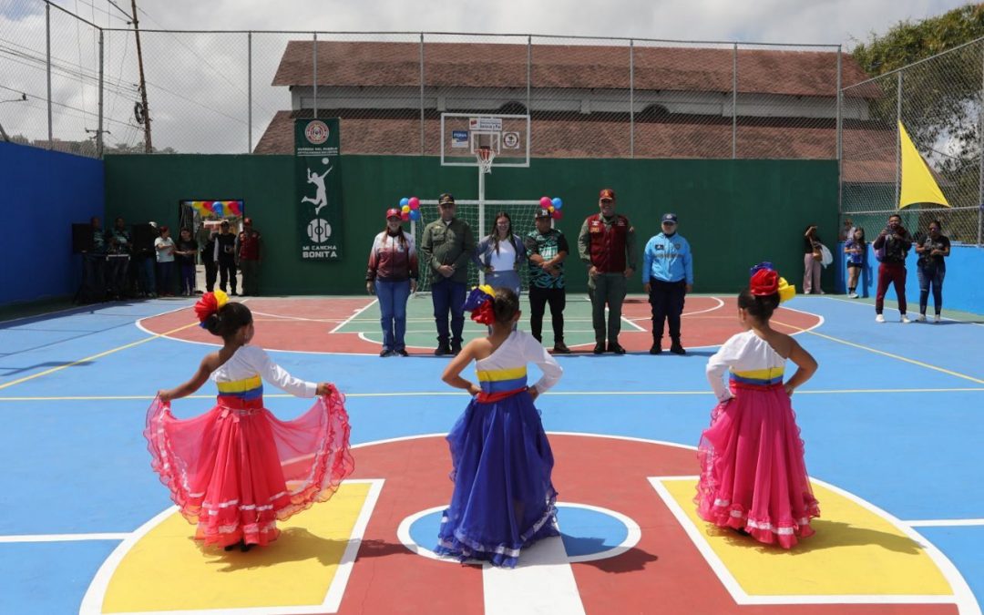 Reinauguran cancha deportiva en comunidad Francisco de Miranda de Carrizal