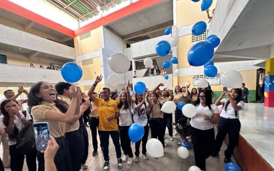 Mejores promedios de bachillerato de Guarenas viajarán a Margarita