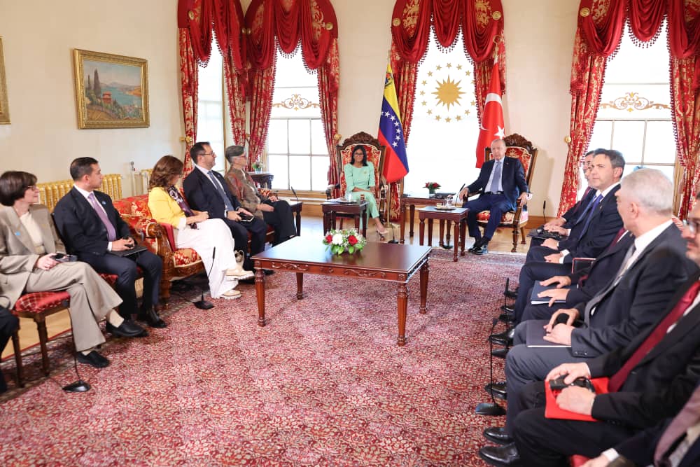 Delcy Rodríguez inició agenda de trabajo en Turquía