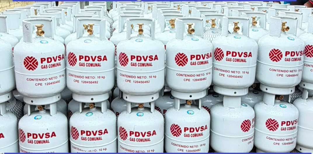 Comuna Hugo Chávez de Zamora recibió cilindros de gas a través de la Consulta Popular