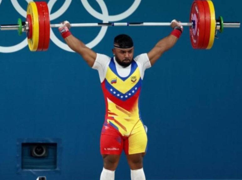 Pesista mirandino Keydomar Vallenilla rompió record nacional en modalidad envión