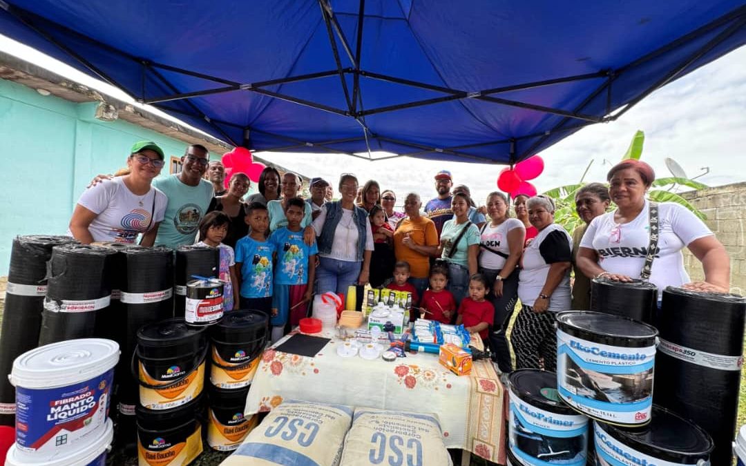 Entregan materiales para impermeabilizar Simoncito Divino Niño en Cúa