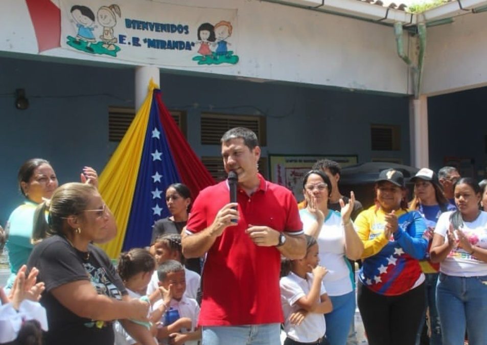 Llegaron materiales de construcción para restaurar dos instituciones educativas en Tomás Lander