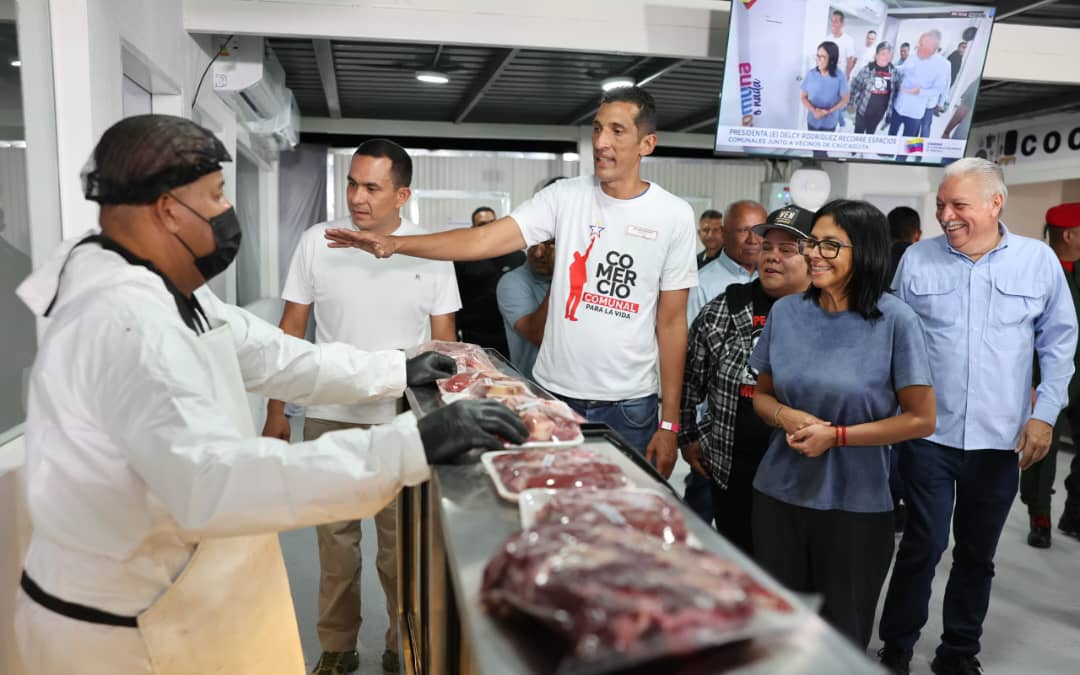Presidenta (E)Delcy Rodríguez inspeccionó el Centro Endógeno «Comercio para la Vida» en Residencias Araguaney