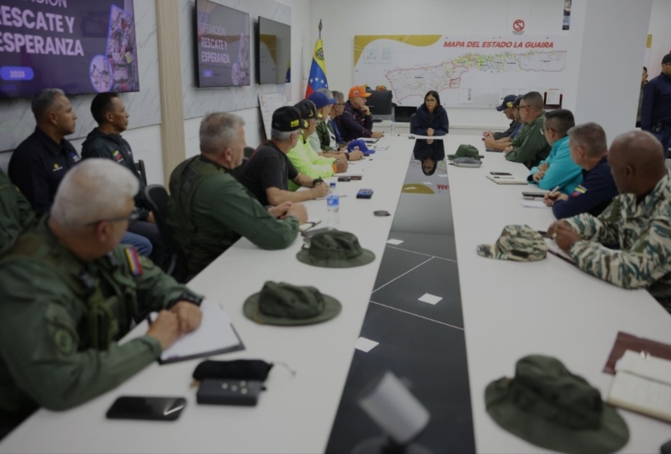 Gobierno Nacional activa despliegue cívico-militar integral en La Guaira para priorizar rescates y garantizar el orden