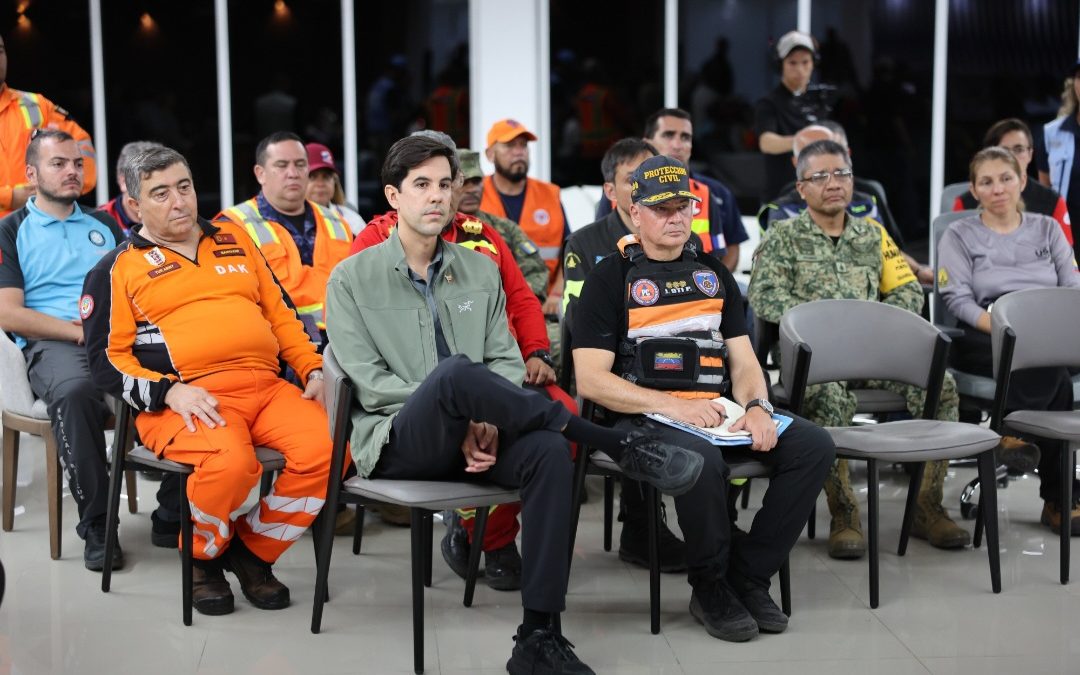 Localizan a 33 personas con vida bajo los escombros tras despliegue de rescate