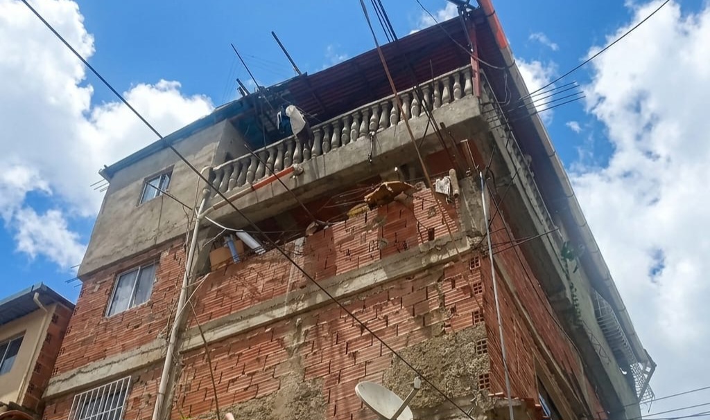Gobierno de Miranda constata estabilidad de viviendas en Baruta  tras movimientos sísmicos