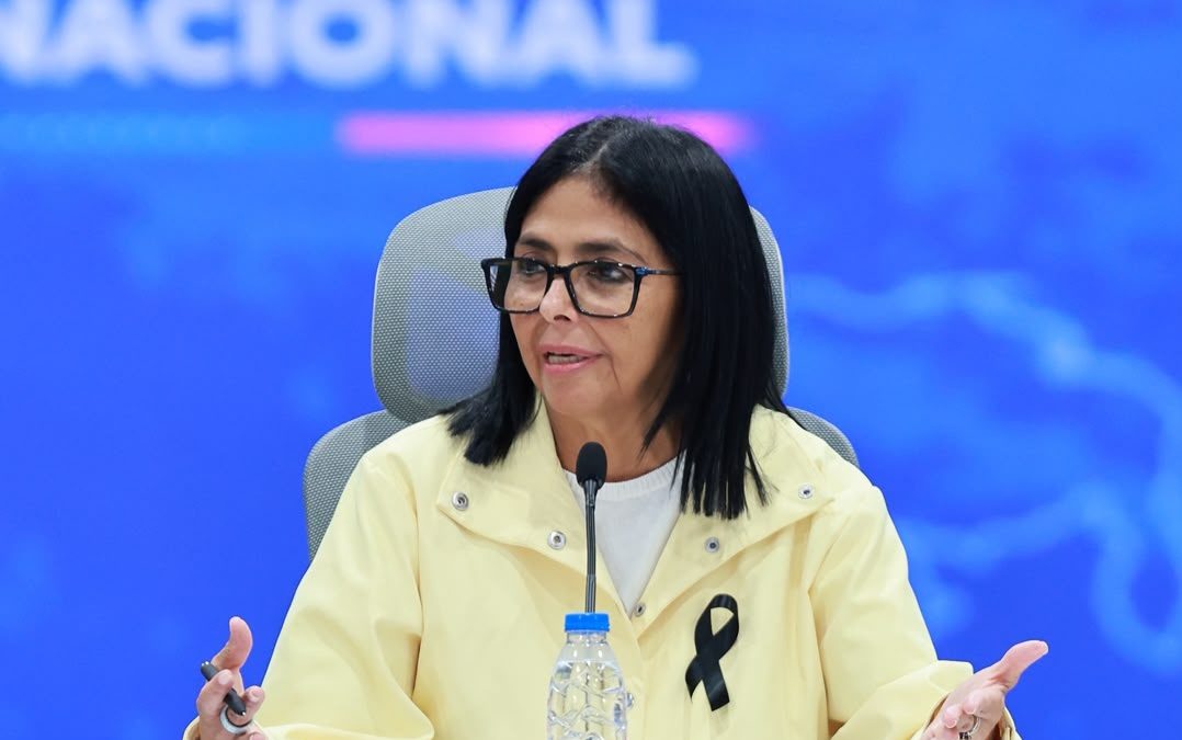 Gobierno evalúa estructuras tras 862 réplicas y garantiza atención integral a damnificados