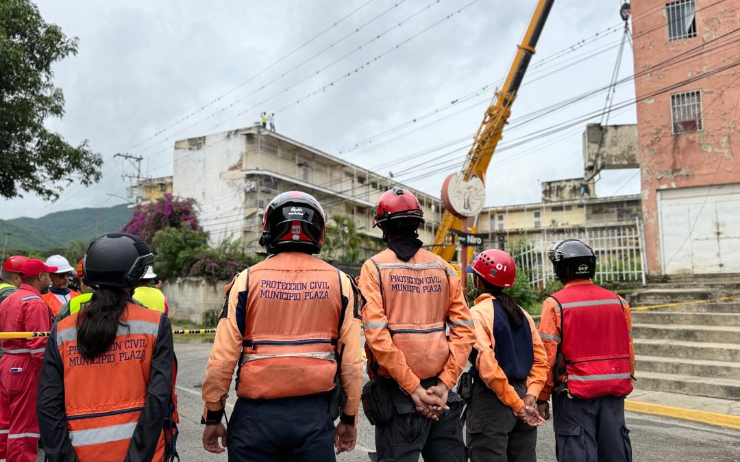 Supervisan labores en Oropeza Castillo de Guarenas tras sismos