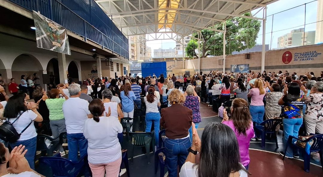 Miranda: Eucaristía en Colegio Madre Emilia eleva oraciones por fallecidos y afectados tras sismos