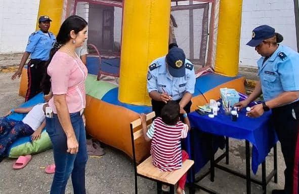 Jornada de atención social da bienestar a familias del campamento transitorio de Trapichito en Guarenas