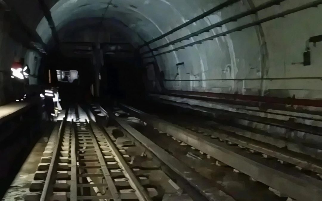 Metro Los Teques ejecuta mantenimiento en vías y túneles