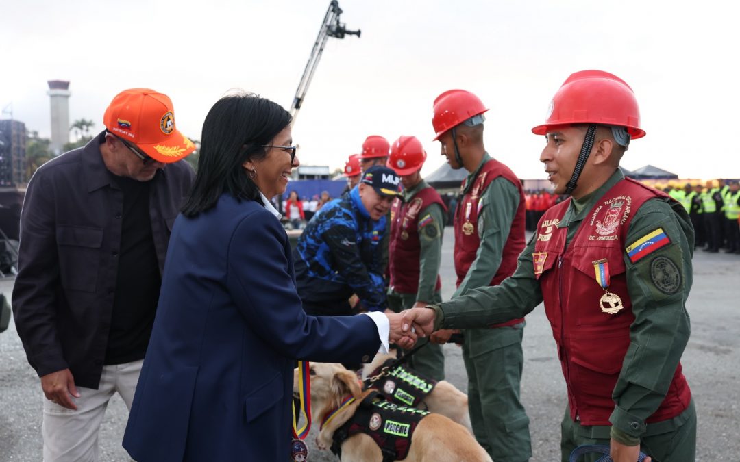 Condecorados más de 6 mil funcionarios de seguridad y rescate por labor en contingencia sísmica