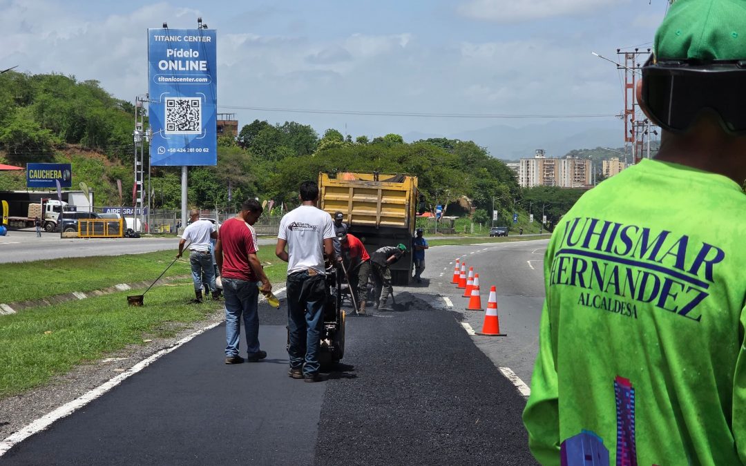 Inicia colocación de 90 toneladas de asfalto en vías de Cristóbal Rojas