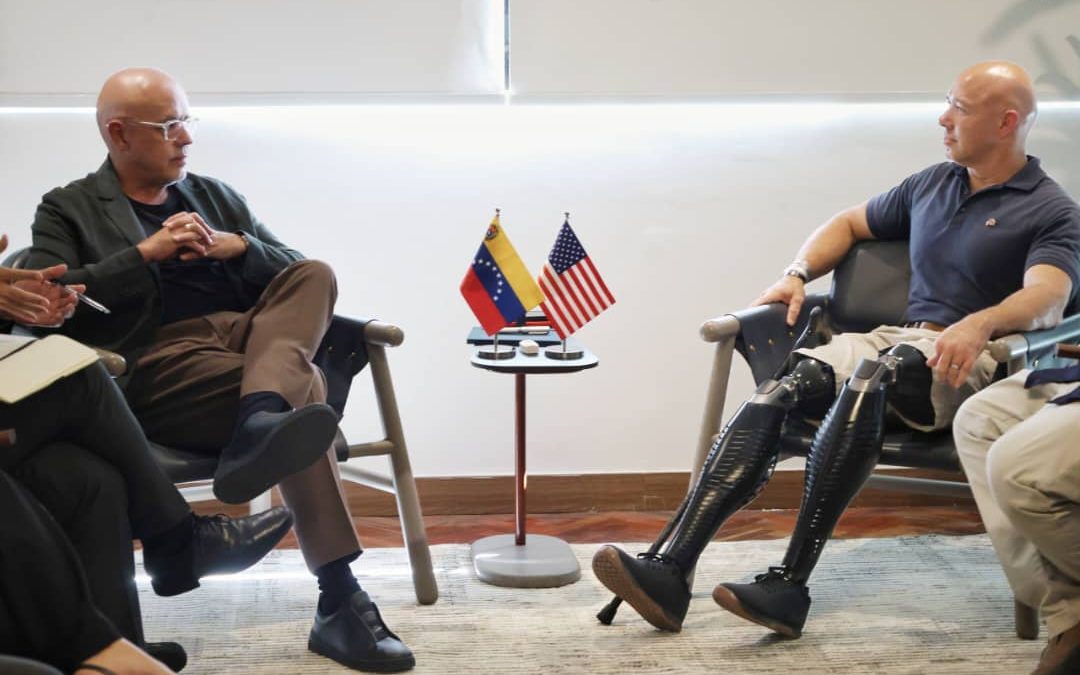 Delegación del Congreso de EEUU se reúne en Caracas con la presidenta Delcy Rodríguez