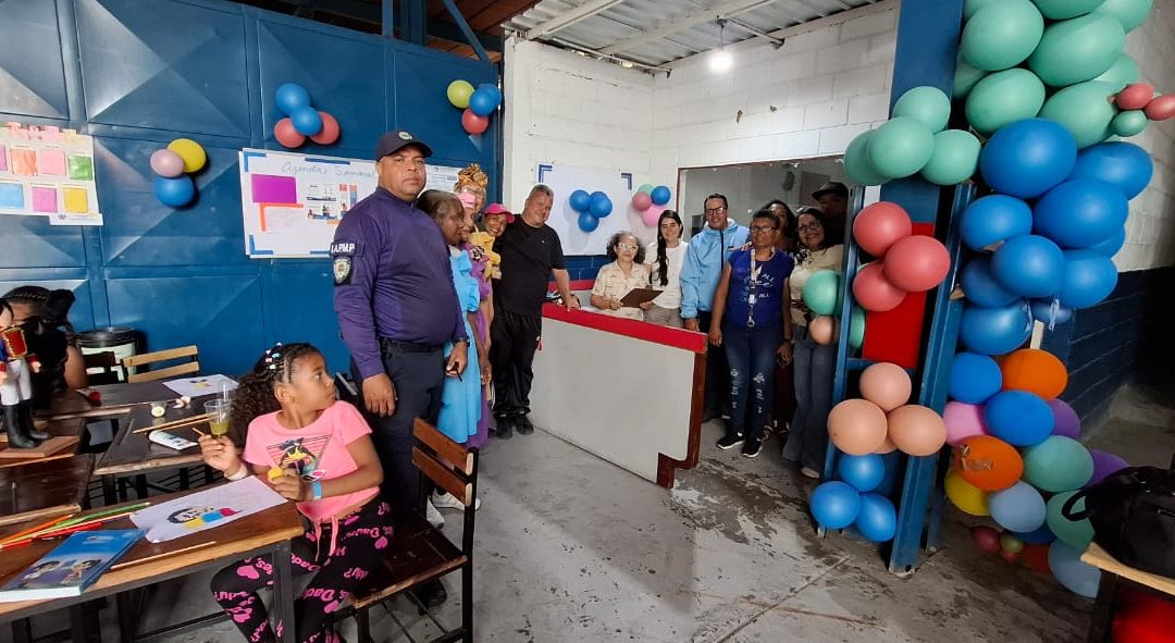 Juramentan Brigada de la “Ruta de la Esperanza” en el campamento transitorio Las Clavellinas
