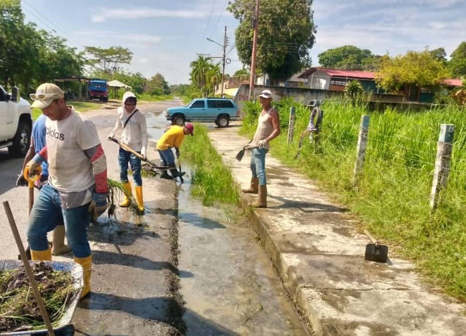 Plan de Mitigación de Riesgos en Brión se efectúan con limpieza de drenajes