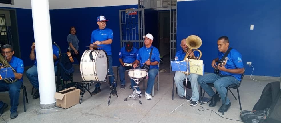 Banda Germán Ubaldo Lira llevó música a las familias del campamento Rafael Napoleón Baute en Sucre