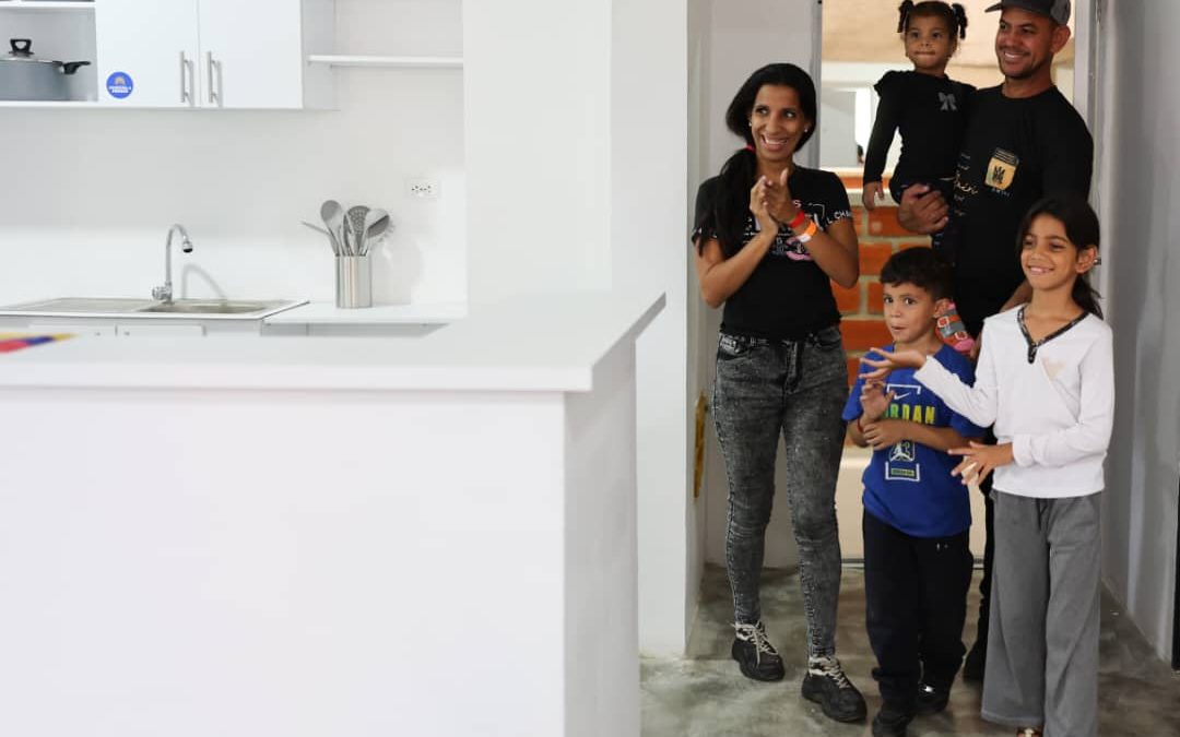 983 venezolanos retornan a sus hogares con la entrega de 212 viviendas restituidas por el Plan Venezuela Renace
