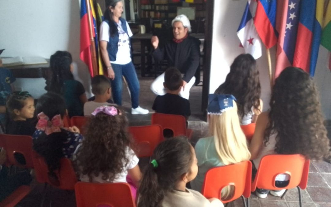 Niños conmemoran el Día de la Bandera en la Casa Museo Cecilio Acosta en Los Teques