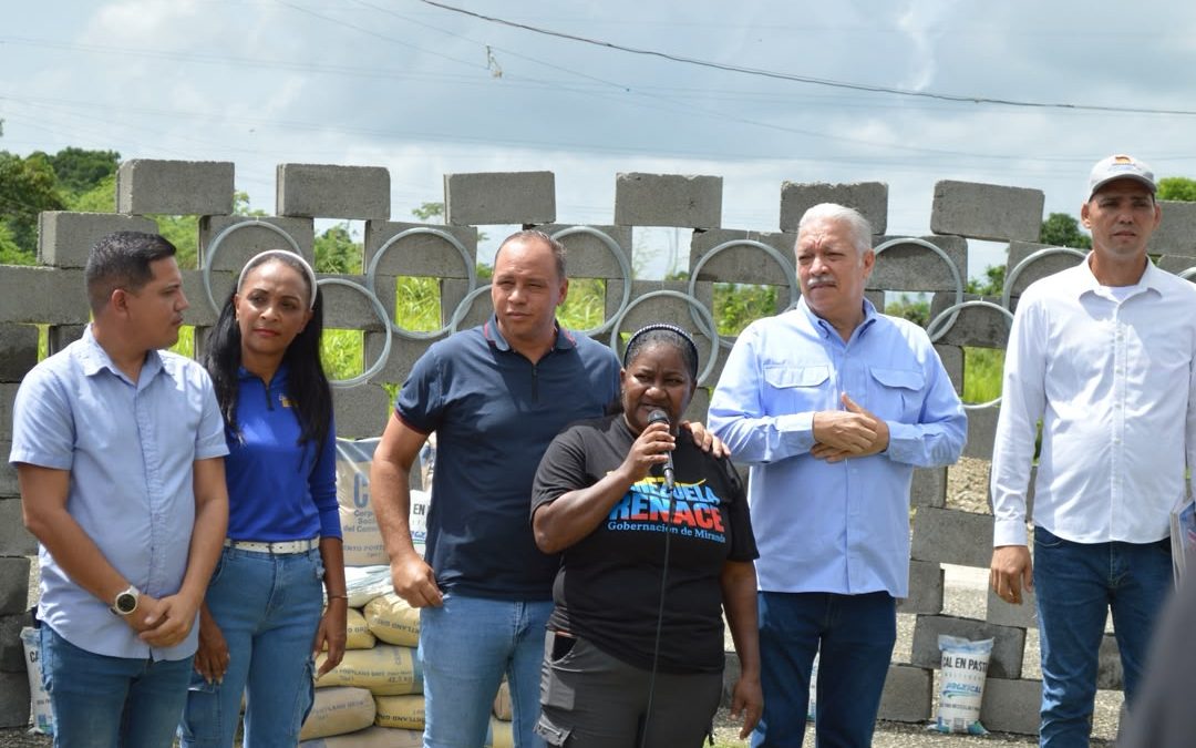Gobernador Elio Serrano entregó materiales de construcción a familias afectadas por los sismos en Acevedo