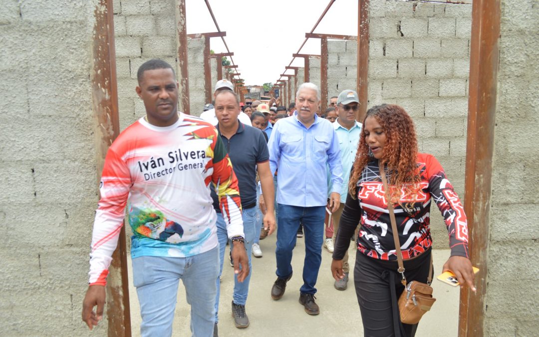 Gobernador Elio Serrano inspeccionó construcción del Mercado Municipal de Caucagua