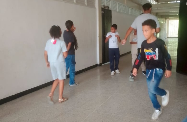 Plan Vacacional RÍE 2026 llevó lectura, pintura y juegos a la comuna Rafael Mayora en Marizapa