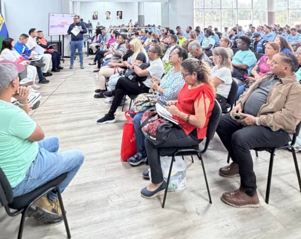 Promueven ahorro energético con comunas del municipio Sucre