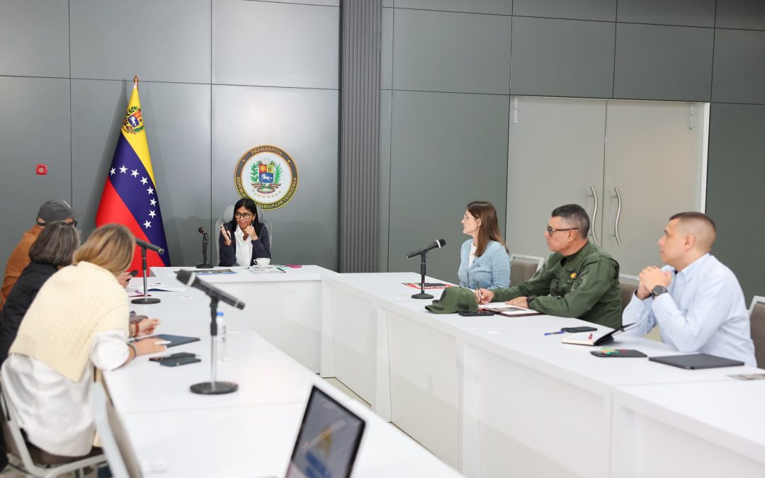 Presidenta Delcy Rodríguez se reunió con Estado Mayor para coordinar Campamentos Transitorios y Viviendas