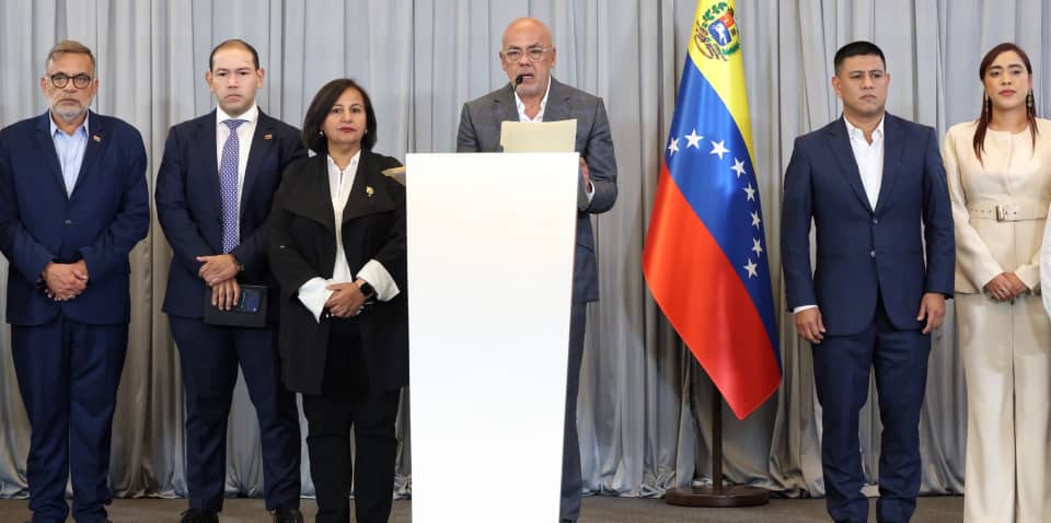 Gobierno nacional y AN 2015 culminan primer ciclo de diálogo con acuerdos sobre fondos en el exterior y reforma del TSJ