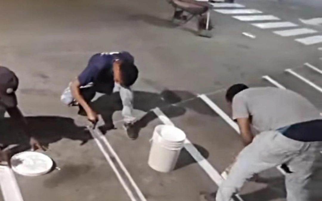 Demarcan calles y avenidas en Río Chico
