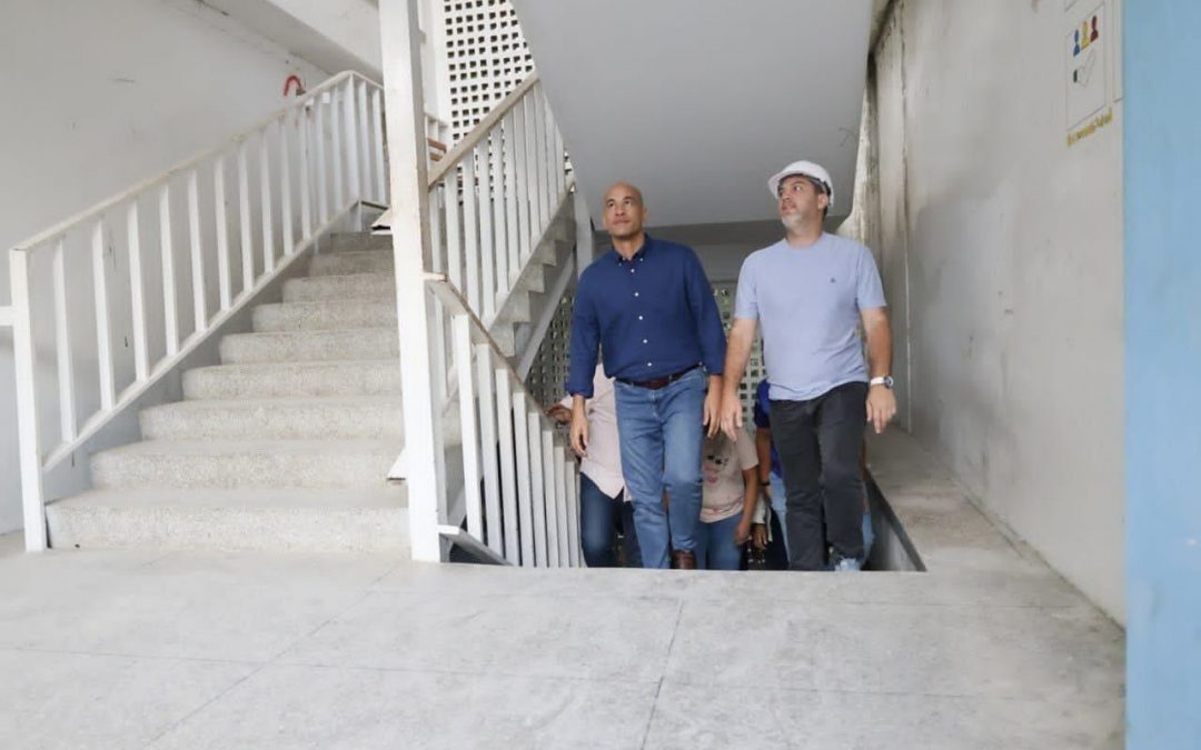 Escuelas habilitadas como campamentos transitorios serán devueltas en septiembre para inicio del nuevo año escolar