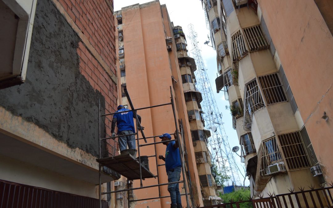 Avanzan trabajos de rehabilitación integral en el conjunto residencial Altamira de Santa Teresa del Tuy