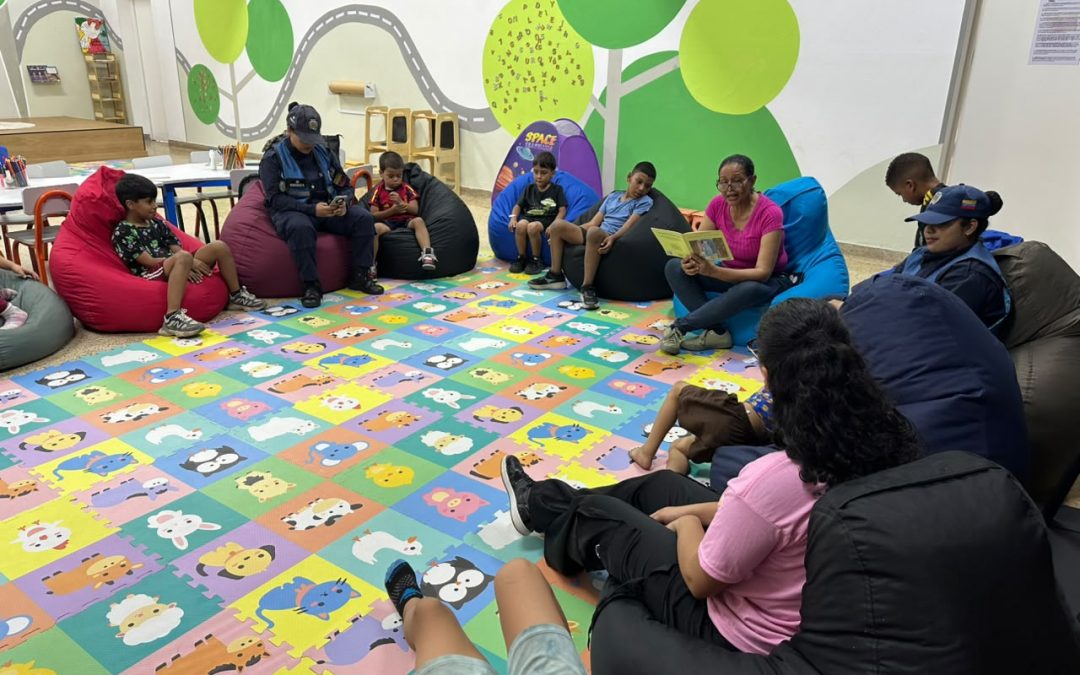 Ruta de la Esperanza llevó magia y cuentacuentos al campamento transitorio «CEIN El Libertador» de Chacao