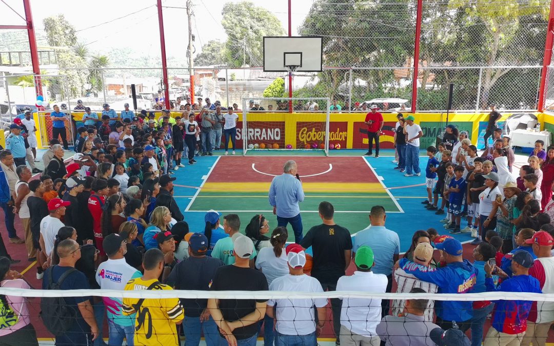 Gobernador Elio Serrano inauguró Cancha de Usos Múltiples en el sector Simón Bolívar de Santa Lucía