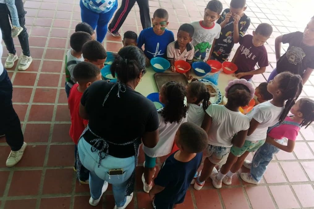 Taller de dulcería criolla en Tacarigua rescata gastronomía tradicional mirandina